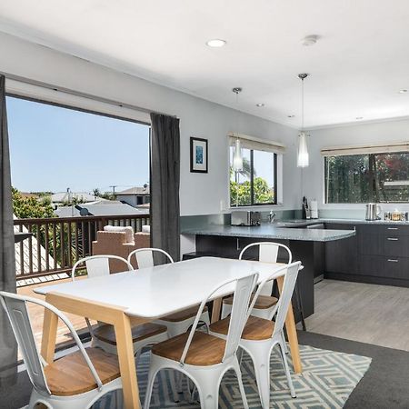 Convenient Family Bach With Easy Access To Blake Park The Beach And Downtown Mount Maunganui Extérieur photo