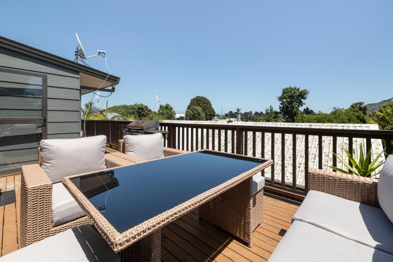 Convenient Family Bach With Easy Access To Blake Park The Beach And Downtown Mount Maunganui Extérieur photo