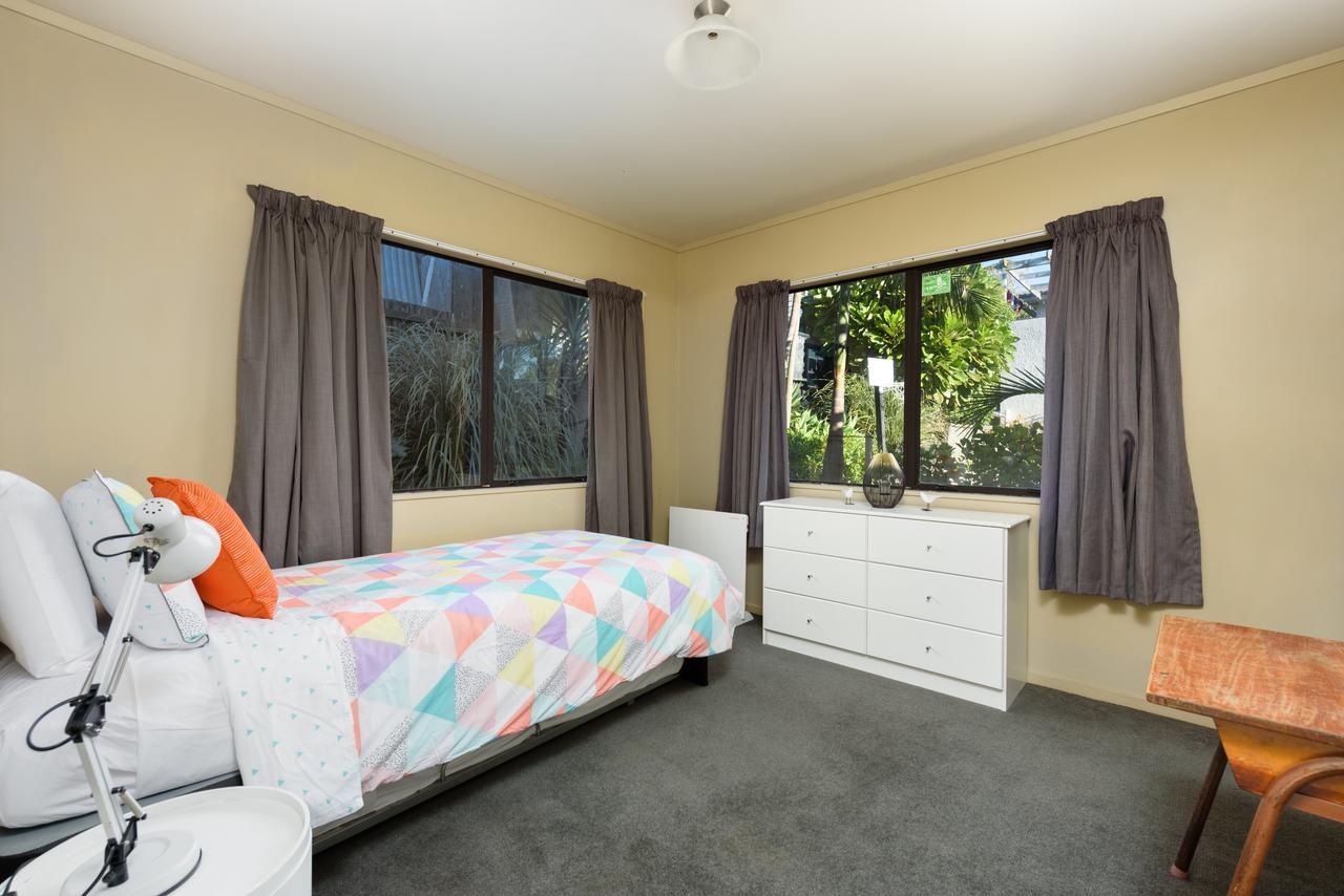 Convenient Family Bach With Easy Access To Blake Park The Beach And Downtown Mount Maunganui Extérieur photo
